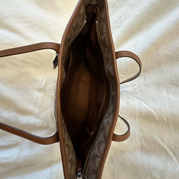 Coach Shoulder/Satchel handbag - Picture 10 of 11